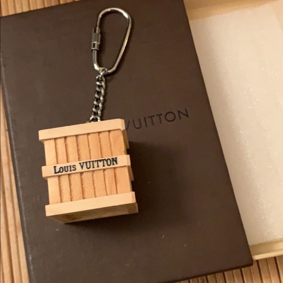 💯% Authentic Louis Vuitton Keychain “RARE” - Picture 5 of 5